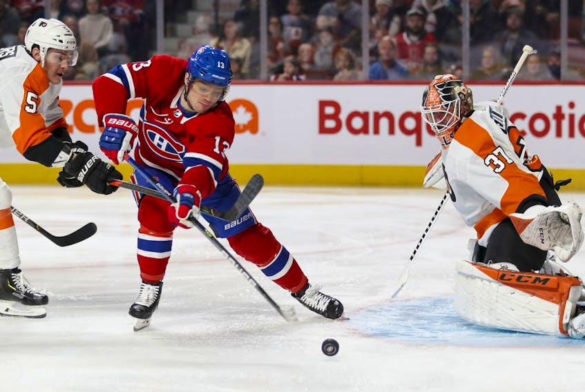  Canadiens’ Brendan Gallagher puts on the brakes in front of Flyers goalie Brian Elliott during game in November.