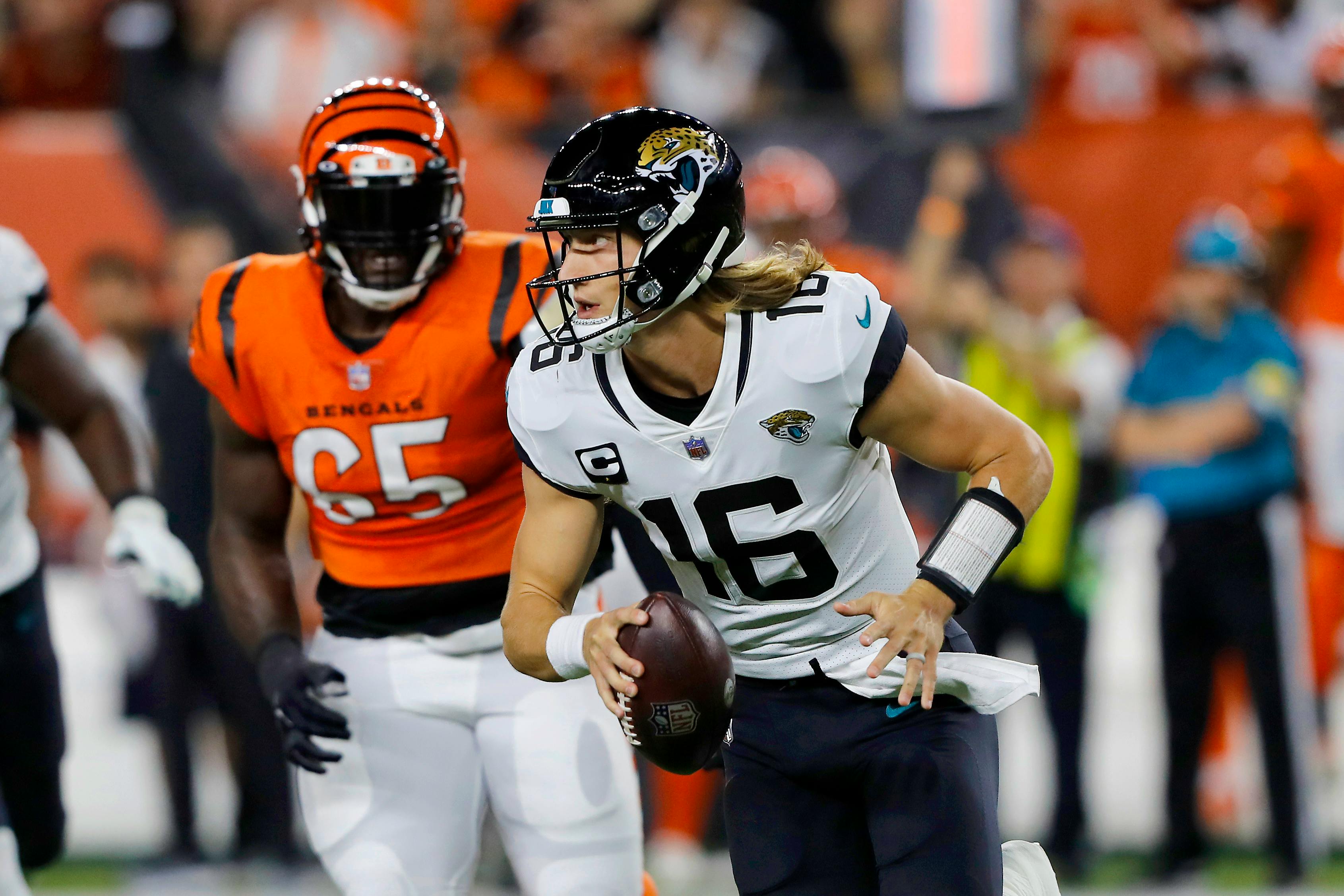 Burrow leads Bengals from 14-0 down to win over Jaguars