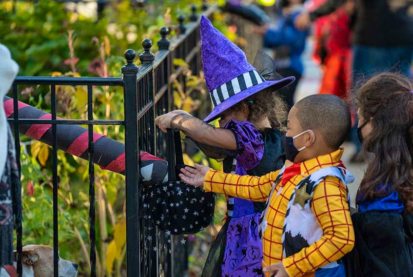 For children with food allergies and their parents, trick-or-treating can be stressful.