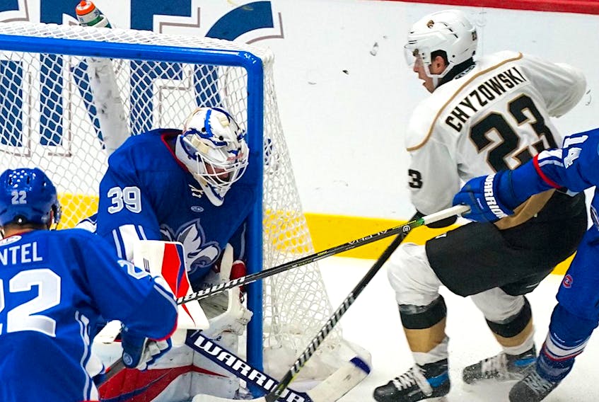 Once again, Ryan Chyzowksi and the Newfoundland Growlers got the better of Kevin Poulin (39) and the Trois-Rivieres Lions, finishing up their season-opening road trip with a 4-1 win Tuesday night. — Twitter