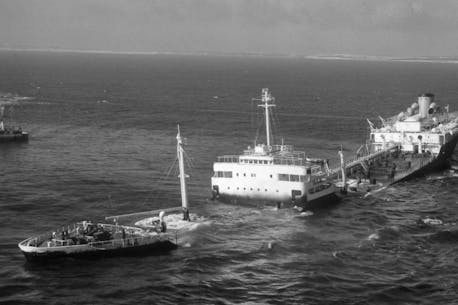 Des résidents du Cap-Breton découvrent que les déchets du déversement de pétrole du SS Arrow de 1970 ont été éliminés près de leur bassin versant