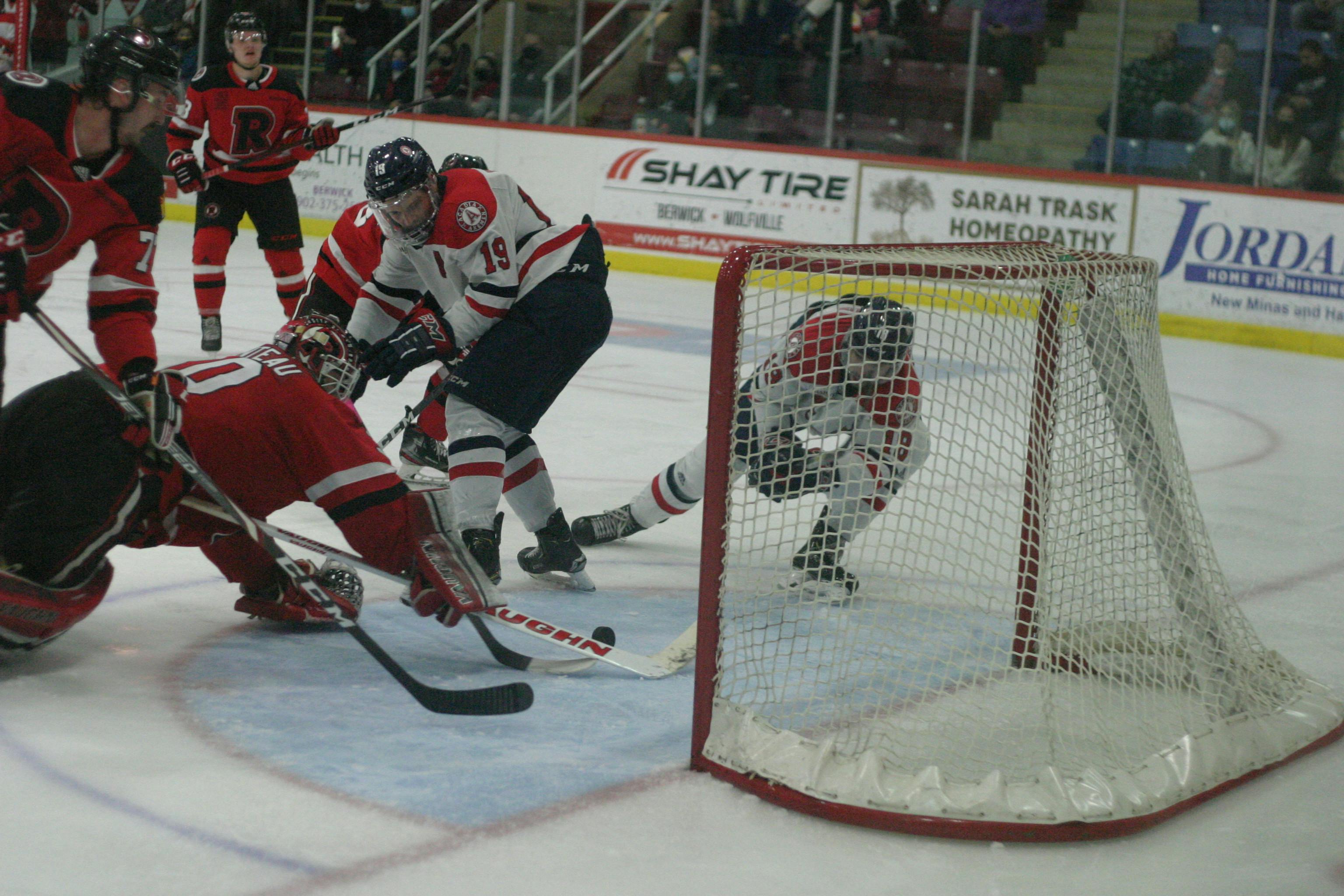 Acadia Axemen split weekend AUS hockey games SaltWire