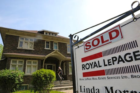 Canada keeps mortgage stress test benchmark unchanged despite hot housing market
