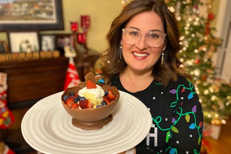 ERIN SULLEY: Chocolate balloon bowls for Christmas