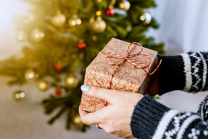 The holidays can be stressful enough, don’t let your finances make that worse. 