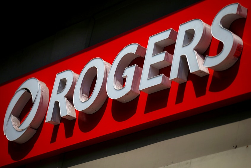 Thousands of Rogers wireless service users report outage ...