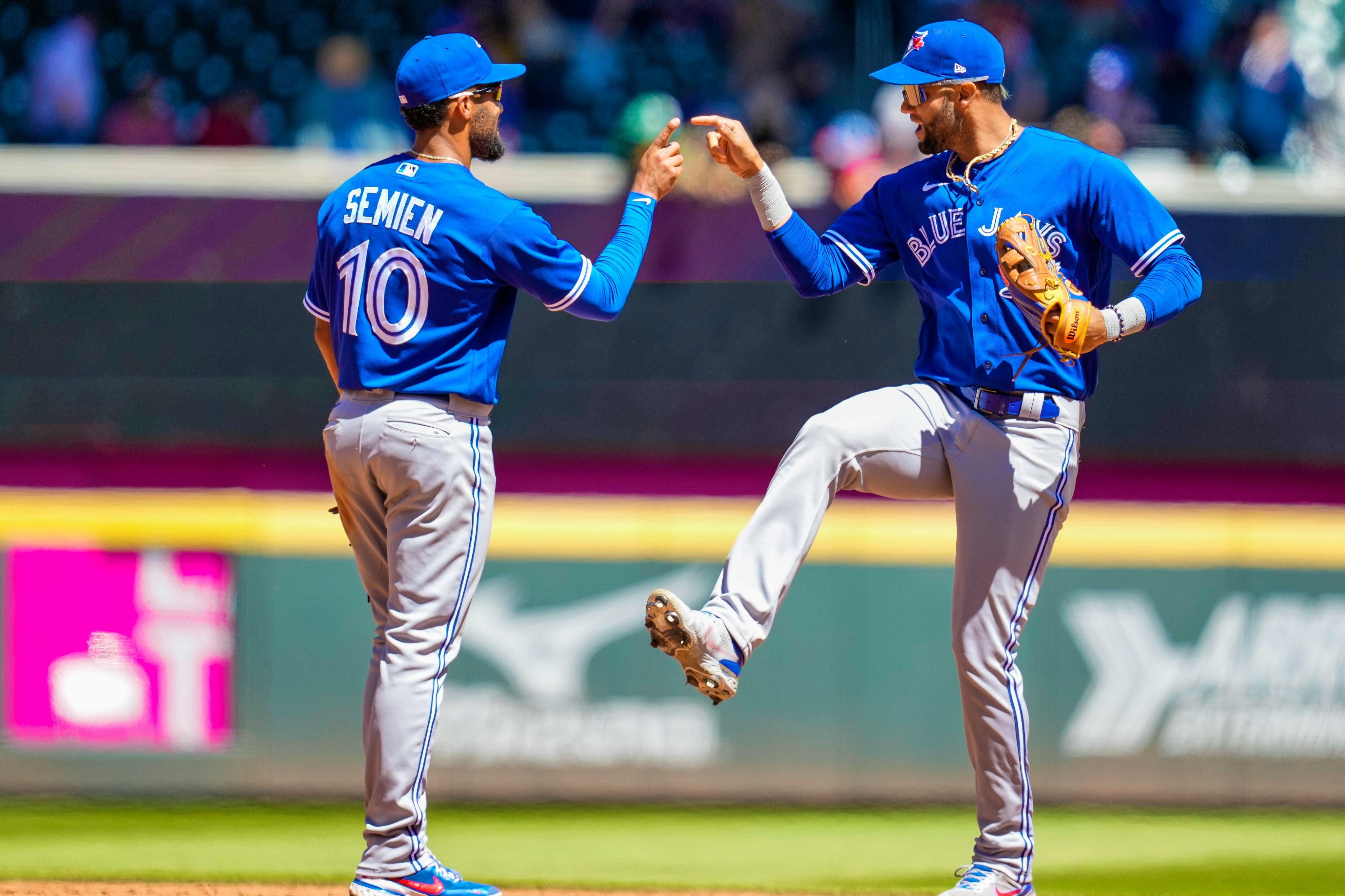 Jansen has game-winning hit, Blue Jays rally to sweep Braves