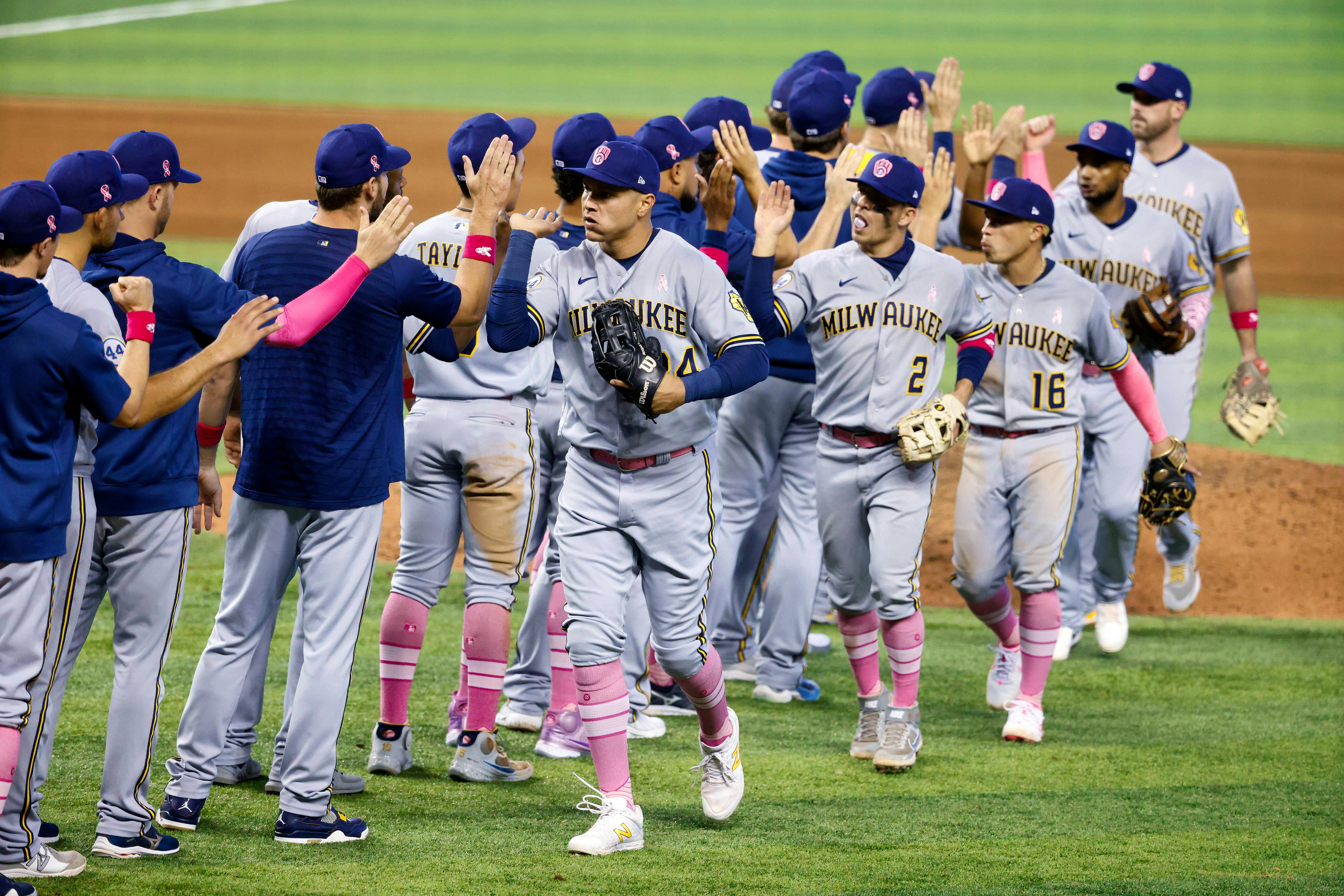 Photo: Milwaukee Brewers Tyrone Taylor Hits Solo Home Run