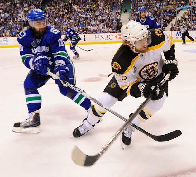 Bruins break out, rout Canucks to pull closer in Stanley Cup finals