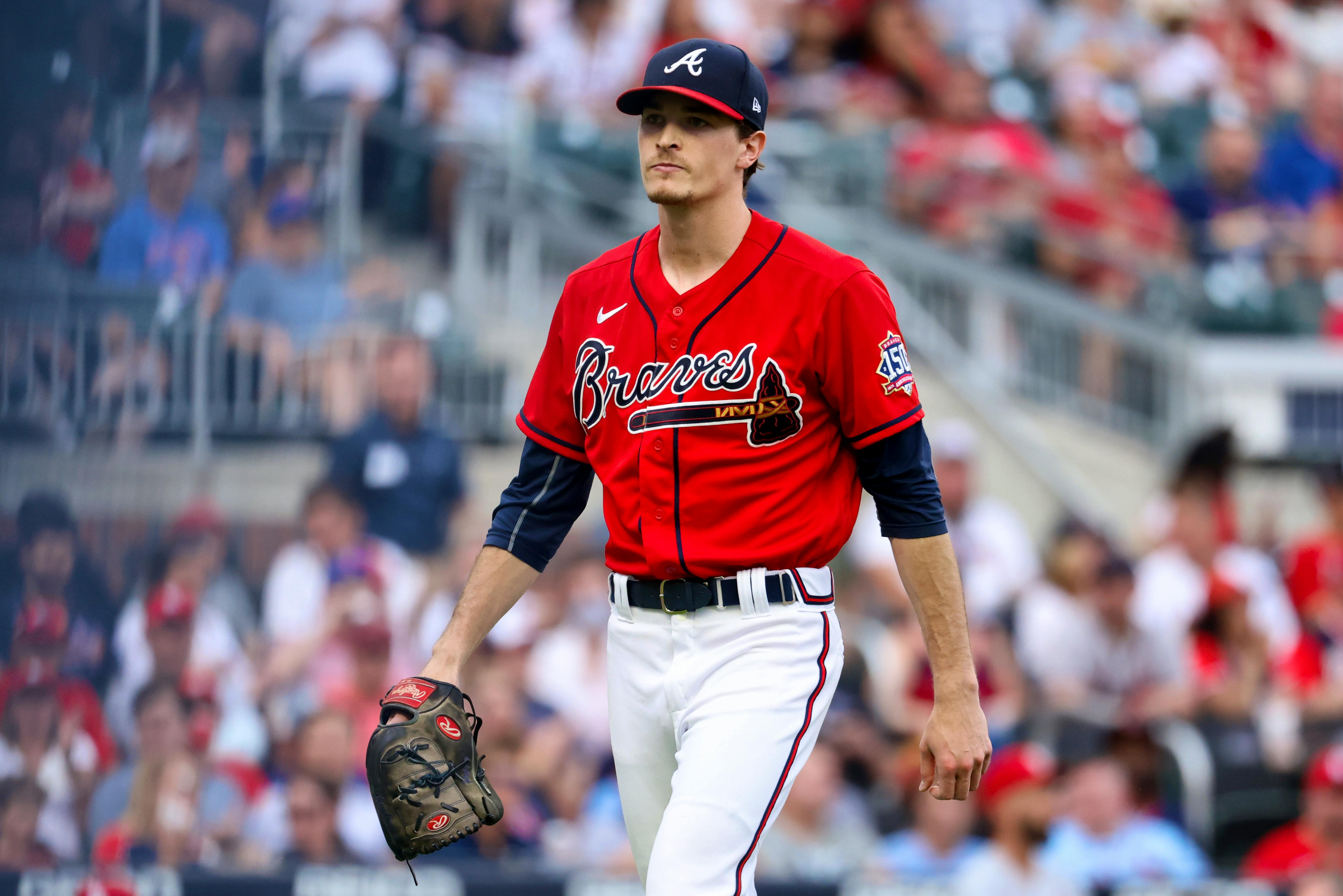 Ozzie Albies hits walk-off homer as Braves beat Reds