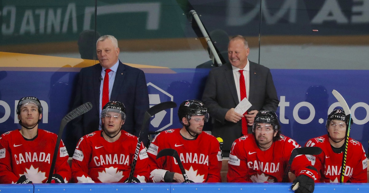 Kellijs, Eljots pārdomā Kanādas izcīnīto zelta medaļu IIHF pasaules čempionātā