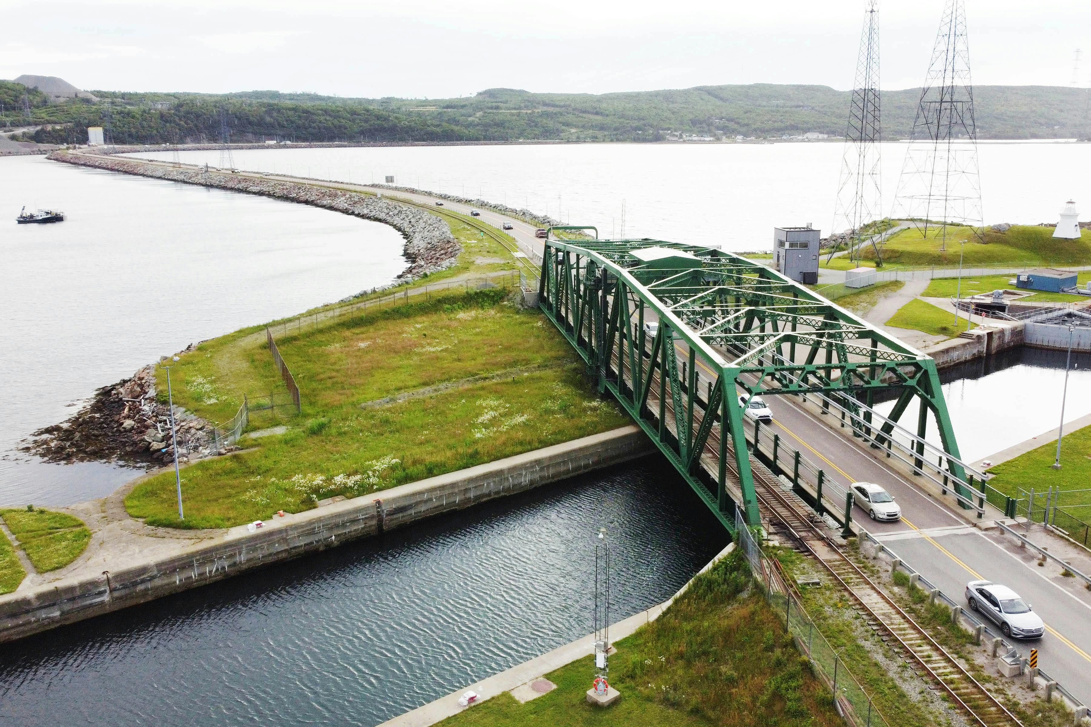 Canso Causeway closed to high sided vehicles Cabot Trail at North