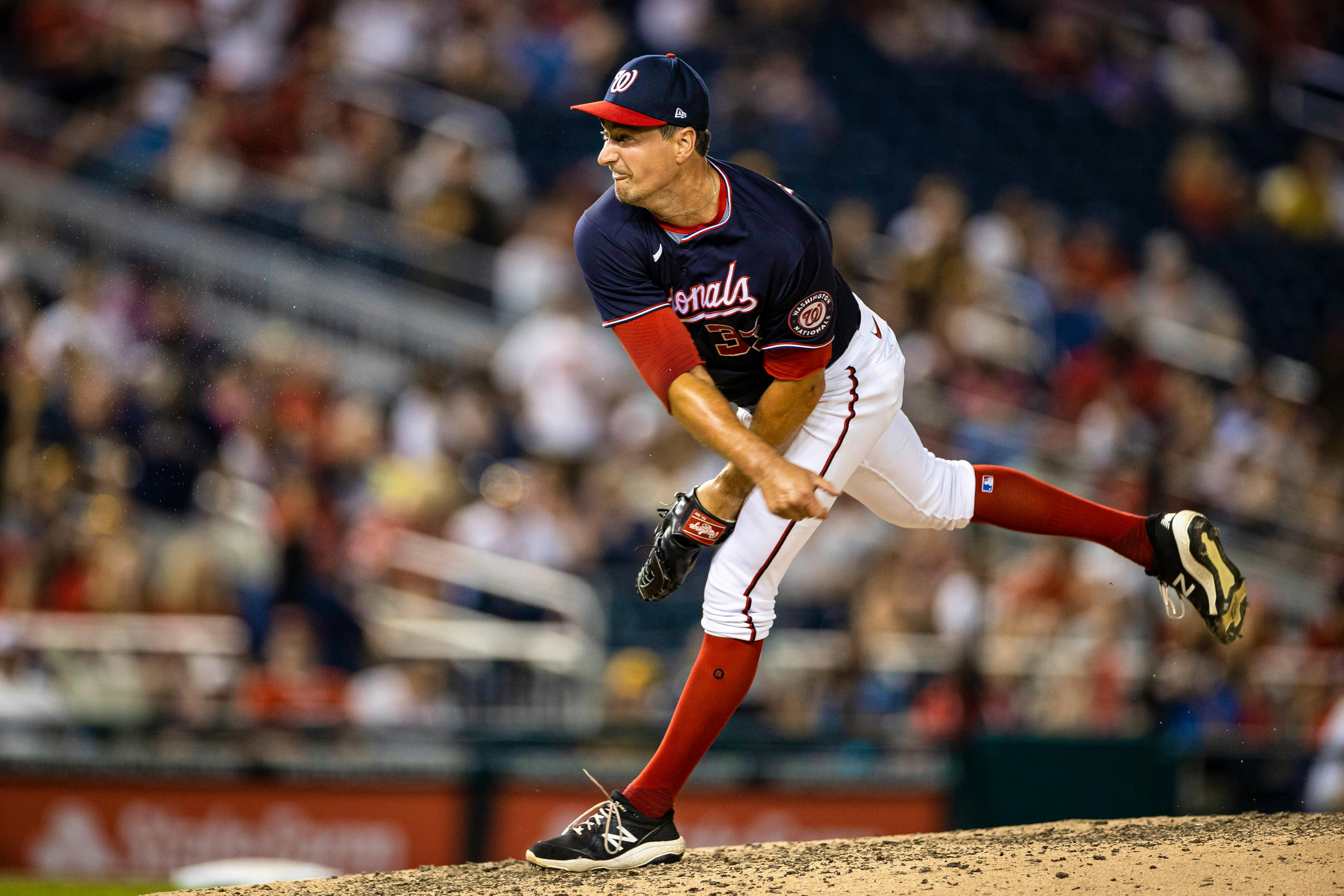 Jake Cronenworth hits for cycle as Padres rout Nationals 24-8