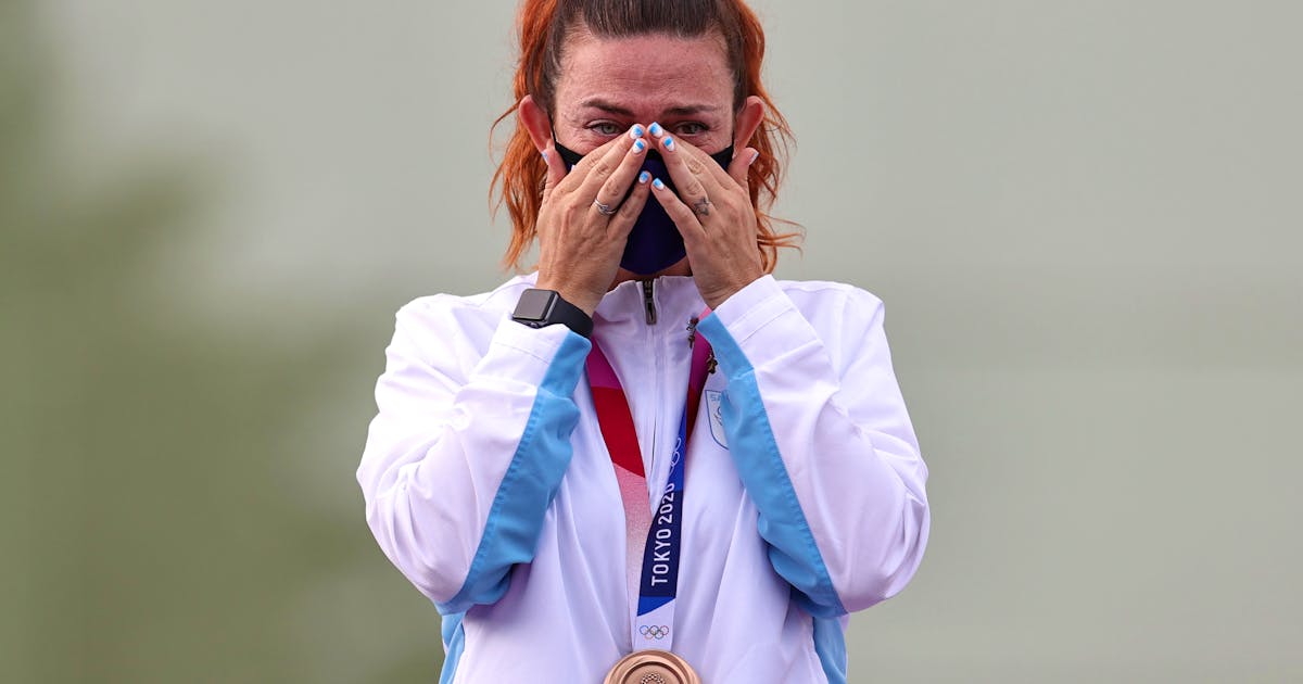 Giochi olimpici – tiro a segno – lacrime di gioia mentre San Marino diventa il paese più giovane a vincere una medaglia olimpica