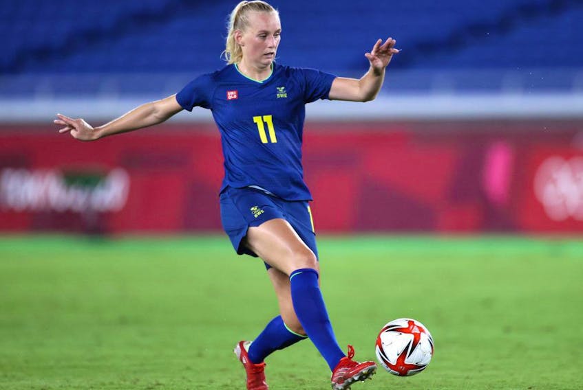  Stina Blackstenius of Sweden runs with the ball during the Women’s semifinal match between Australia and Sweden on day ten of the Tokyo 2020 Olympic Games at Kashima Stadium on August 02, 2021 in Kashima, Japan.