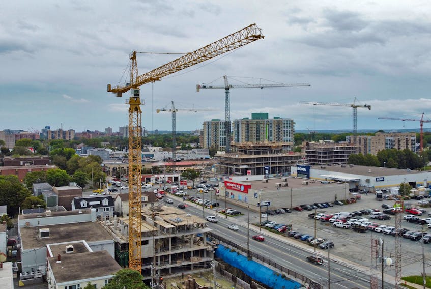 OR FILE/STANDALONE:
A flock of construction cranes can be seen looming over the Robie and Almon Street area, in Halifax Thursday September 16, 2021.

TIM KROCHAK PHOTO