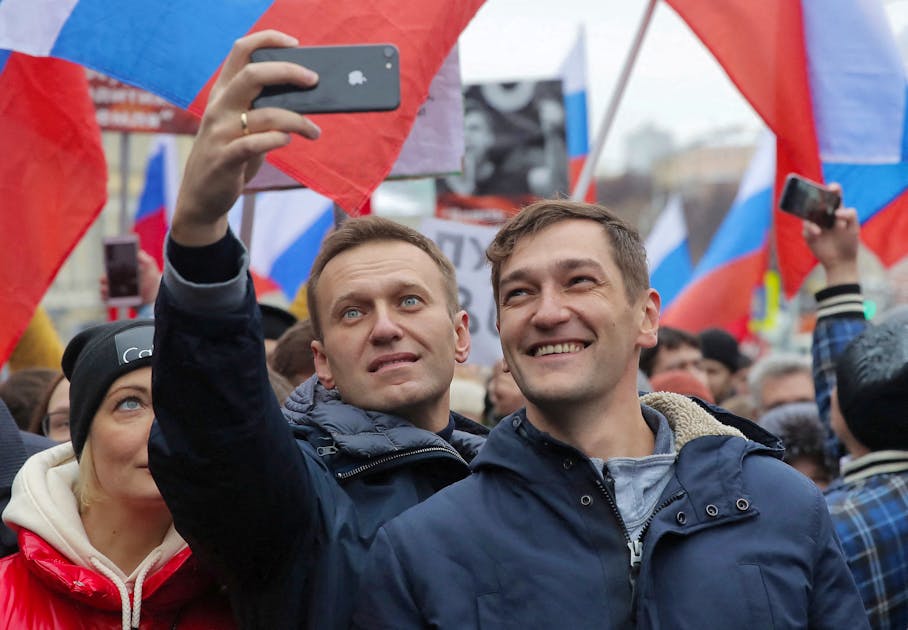 Дети навального 2024. Навальный на митинге фото. Оппозиция Навального.