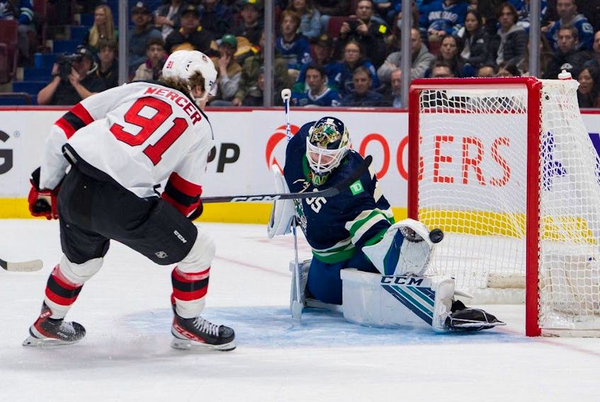  New Jersey Devils forward Dawson Mercer scores on Vancouver Canucks goalie Thatcher Demko (35) in the second period at Rogers Arena. Photo: Bob Frid-USA Today Sports