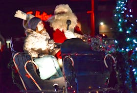 The star of the 22nd annual Rotary Club of New Minas Sunrise Parade of Lights on Nov. 19 was Santa Claus, who wished everyone a Merry Christmas as kids looked on with delight.
Aimee Alden