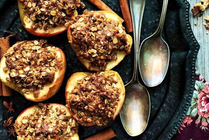  Baked cosmic crisp apples with brown butter streusel topping. Photo by Renee Kohlman.