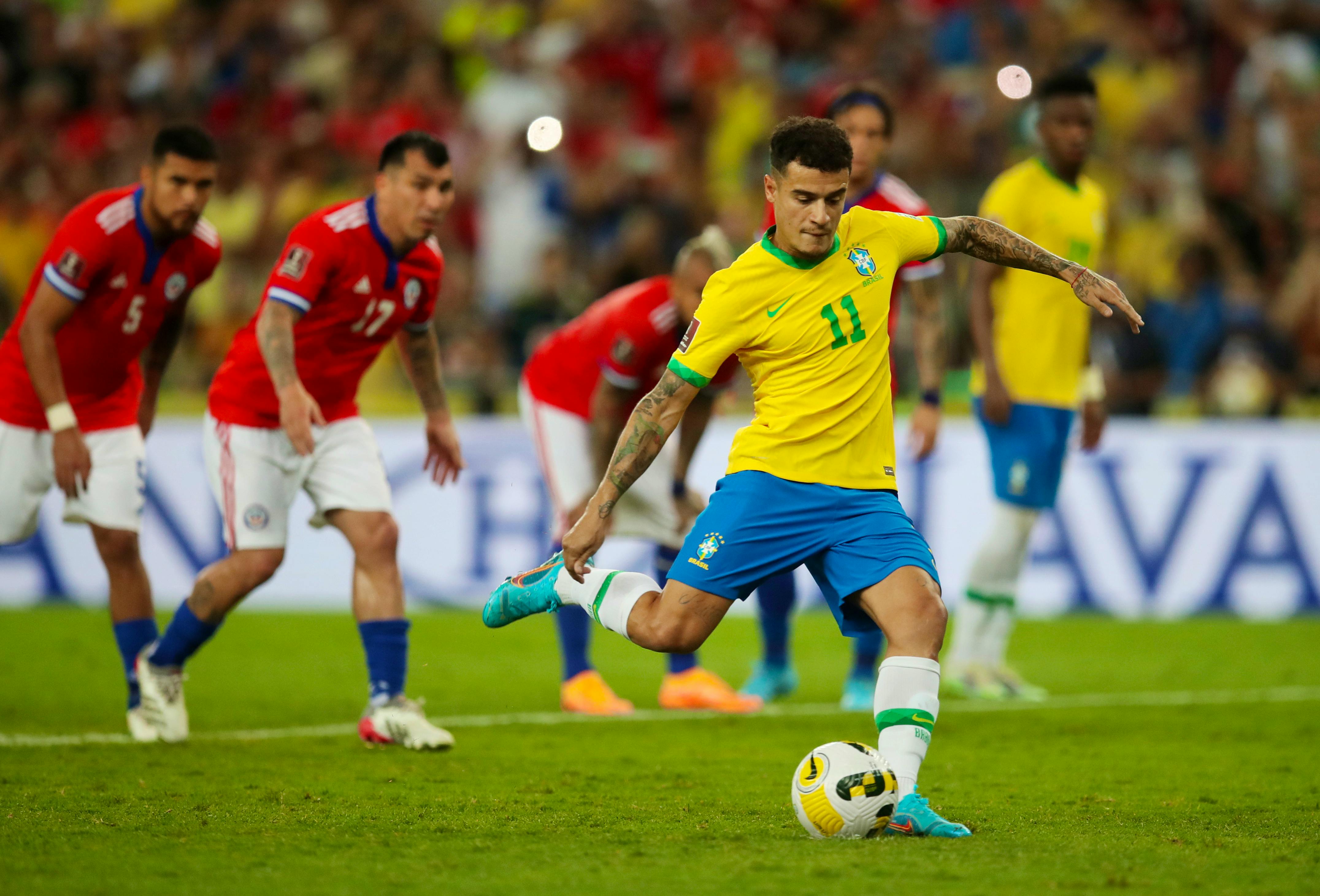 Firmino left out of Brazil World Cup squad, Alves in