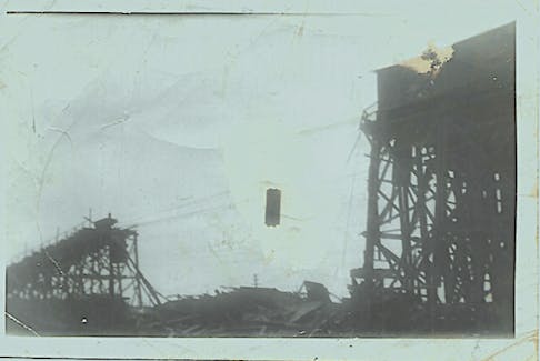 The gale of November 1947 blew down a section of the bankhead at Florence Colliery, taking the lives of three employees.
