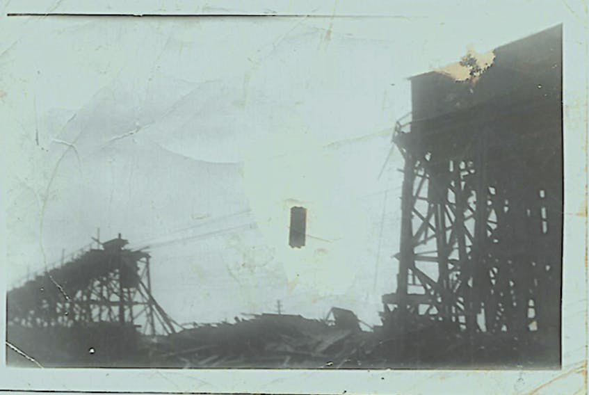 The gale of November 1947 blew down a section of the bankhead at Florence Colliery, taking the lives of three employees.