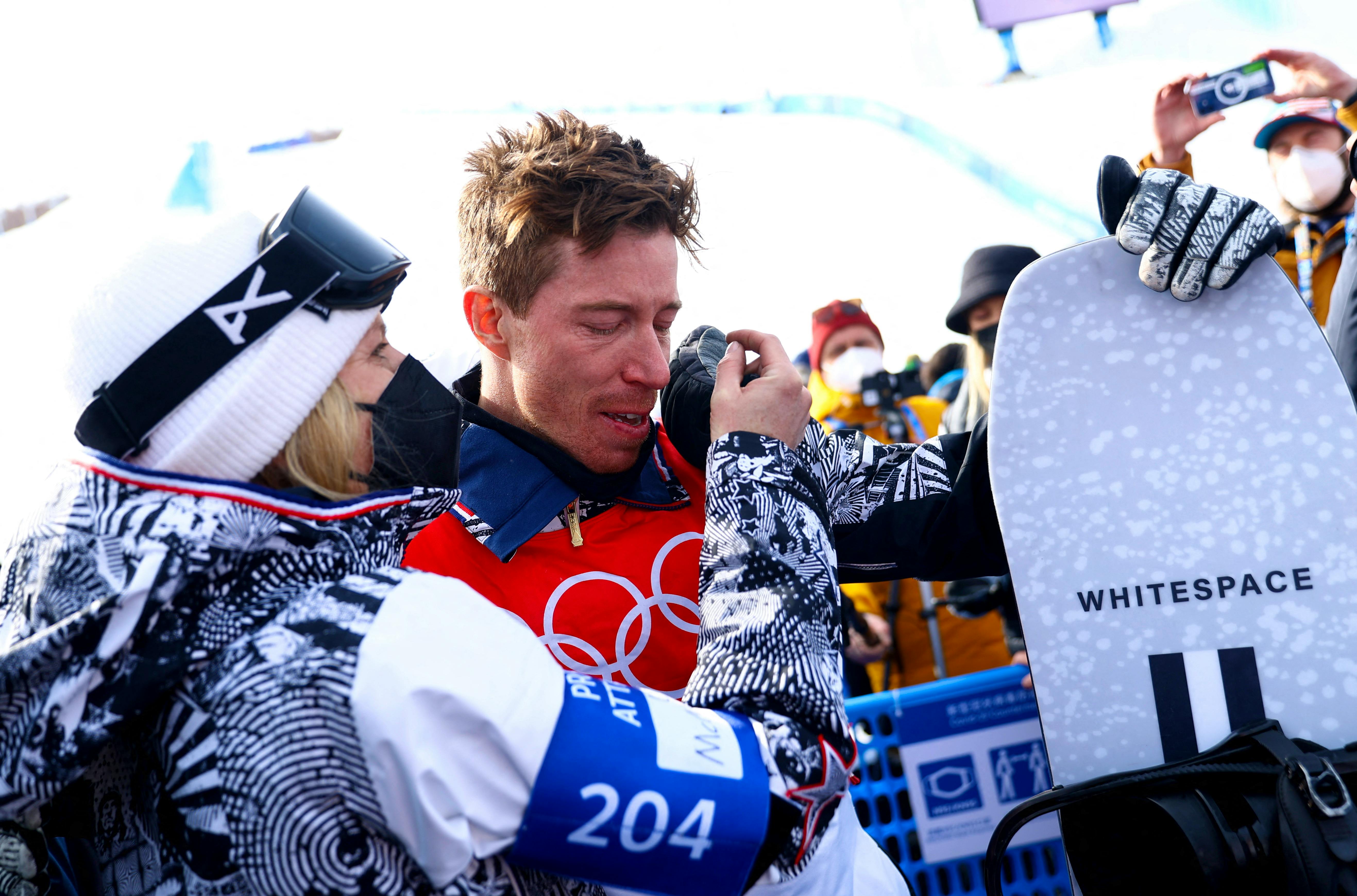 Shaun White Cries After Final Olympics Snowboarding Run in Beijing