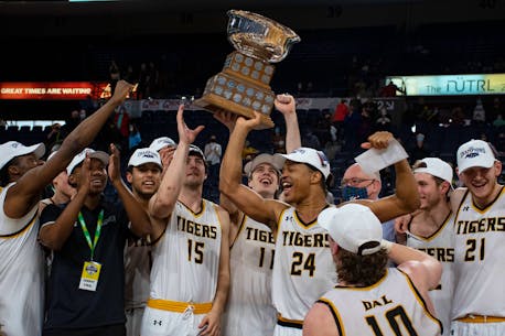 Inspired by sister's win, Keevan Veinot leads Dal to third straight AUS men's hoops title