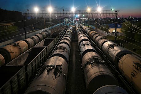 Factbox-Who is still buying Russian crude oil