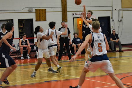 NNEC Gryphons run roughshod over Royals to earn provincial berth