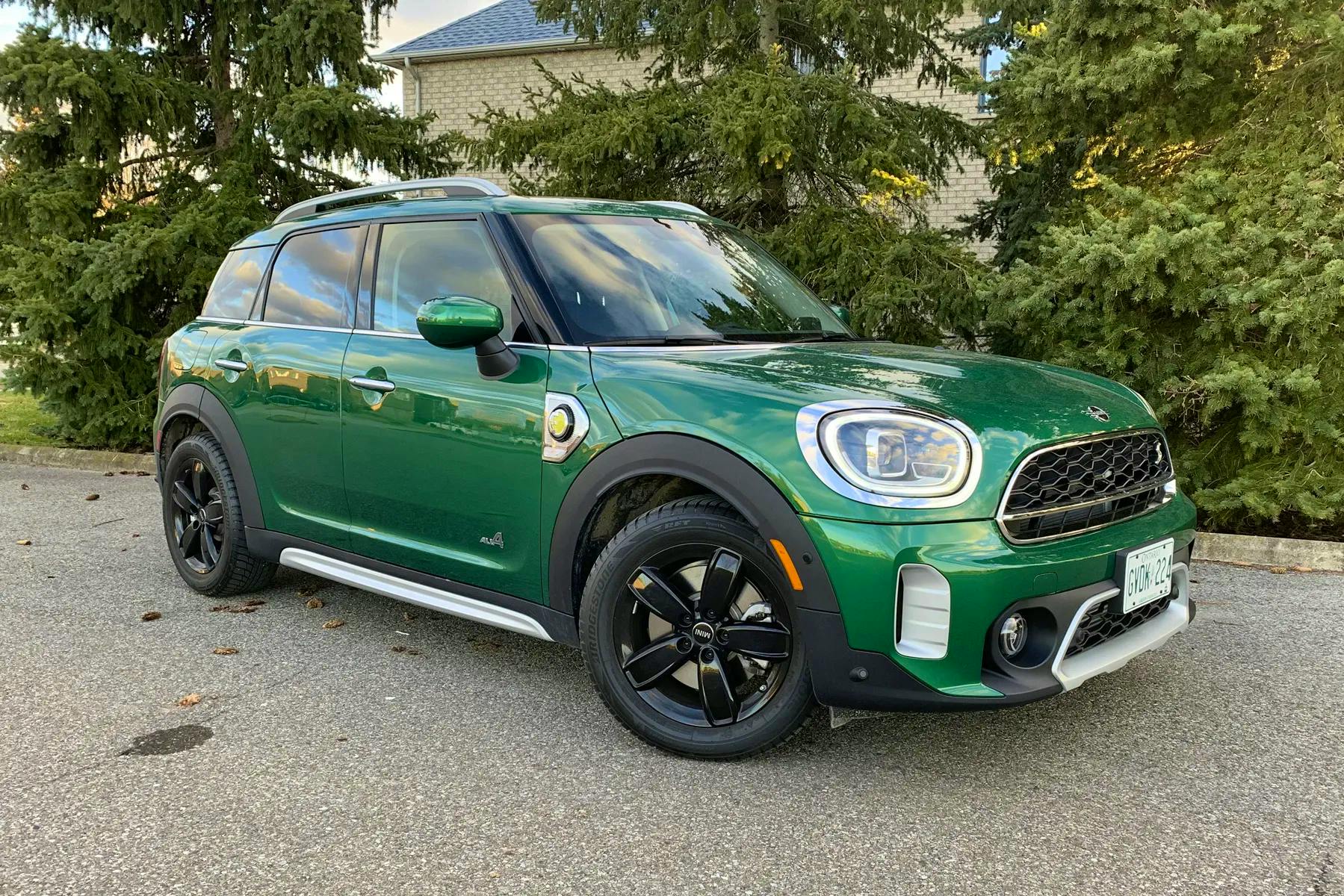 Millennial Mom's Review: The offbeat 2022 Mini Cooper SE Countryman All4  PHEV is just right for the right person
