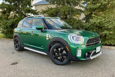 Millennial Mom’s Review: The offbeat 2022 Mini Cooper SE Countryman All4 PHEV is just right for the right person