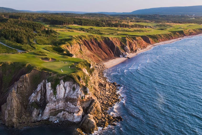 A cliff hanger if there ever was one, the Par-3 16th hole at Cabot Cliffs is the show-stopper of Canadian golf holes. At 150 yards from the middle tees, the distance isn’t daunting, but the Gulf of St. Lawrence to the right sure is.  