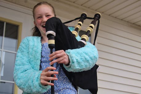Memory of late College of Piping instructor Ellen MacPhee lives on through her bagpipes