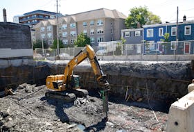 FOR NEWS STORY:
An excavator with a hydraulic hammer is seen in an Almon Street construction dig in Halifax Thursday June 16, 2022.

TIM KROCHAK PHOTO