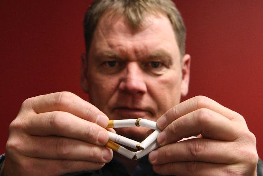 Former NHLer Steve Larmer, who smoked throughout his career before finally kicking the habit after retiring, helped launch a quit-smoking campaign and website in 2010 aimed at young athletes (Jack Boland /Toronto Sun/QMI Agency)