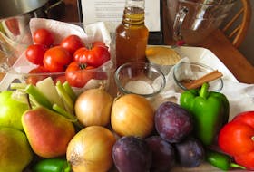 Here are the ingredients needed to make Chili Fruit Sauce.