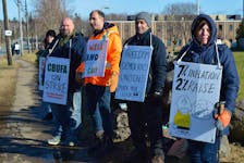 CBU Faculty Association members continue to strike outside of Cape Breton University. IAN NATHANSON/CAPE BRETON POST