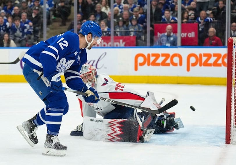 Maple Leafs trounce Capitals in Tavares' 1,000th game