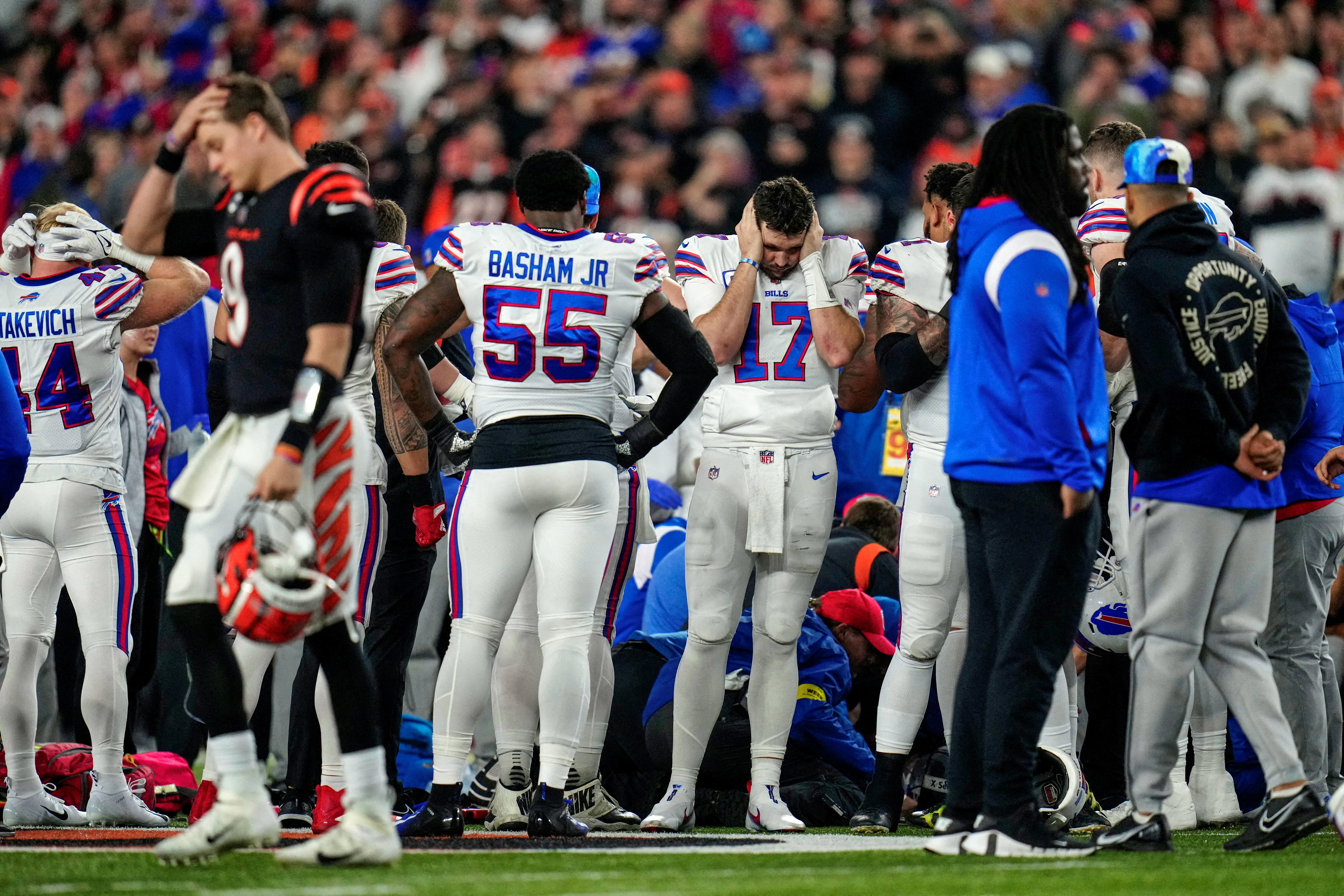 Man who performed CPR on Damar Hamlin 'a real hero': Bills head