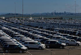 By Shivansh Tiwary (Reuters) - U.S. new vehicle sales likely rose in the third quarter on improving supply and steady demand, but a strike by autoworkers has muddied the outlook for the "Detroit Three