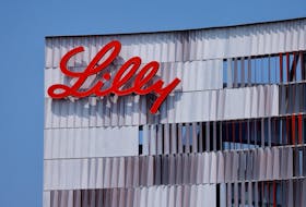 (Reuters) - Eli Lilly and Co said on Wednesday that the head of its diabetes and obesity division, Mike Mason, will retire by the end of the year after more than three decades with the drugmaker. (