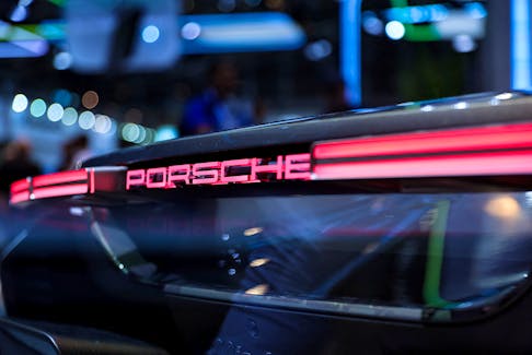 By Paul Lienert (Reuters) - German automaker Porsche and investor UP.Partners have launched Sensigo, a California-based startup using artificial intelligence to enable vehicle service technicians to
