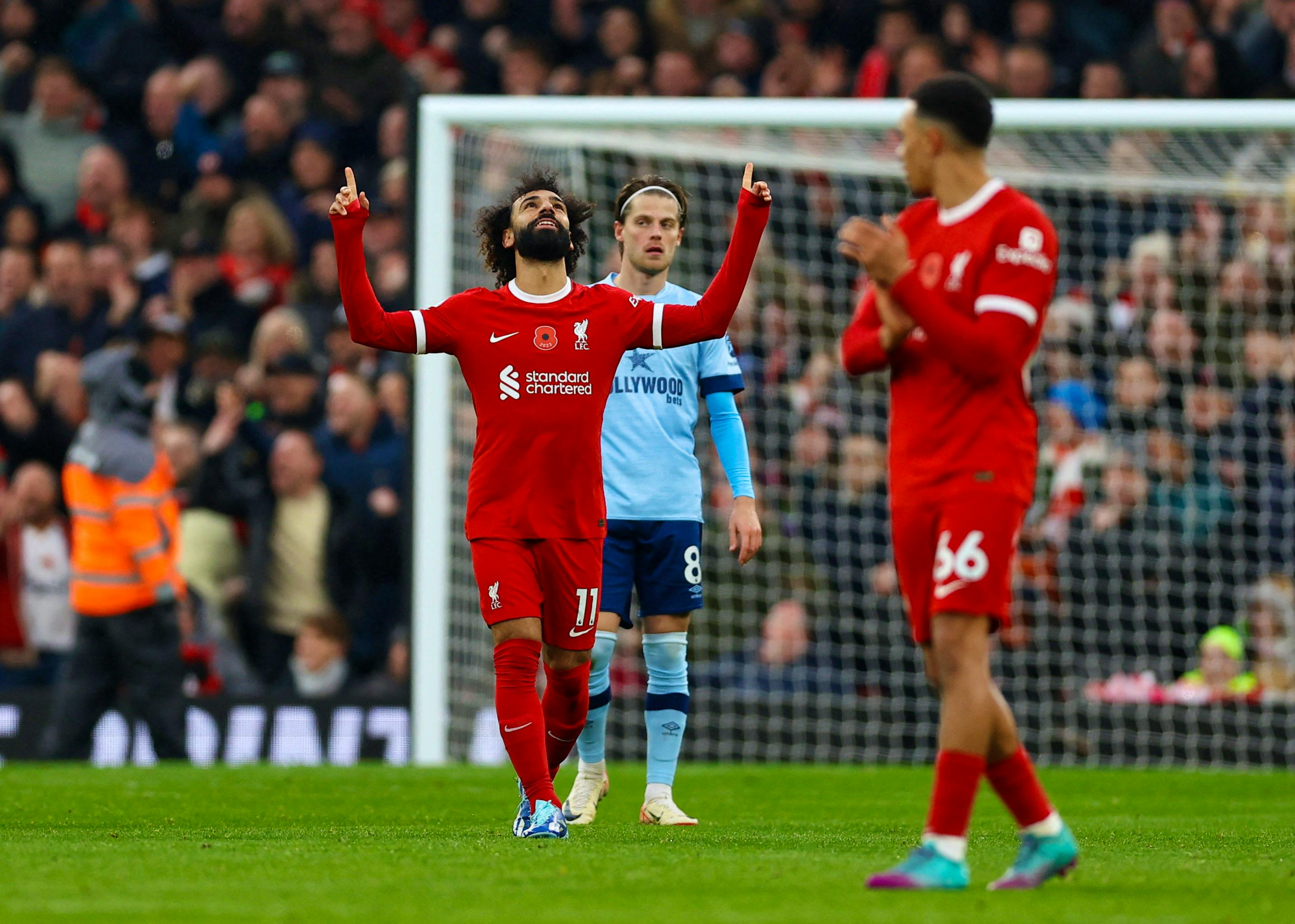 Man City held again in six-goal Spurs thriller, Liverpool move