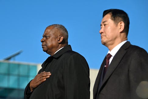 US Secretary of Defense Lloyd Austin and South Korean Defence Minister Shin Won-sik attend a welcome ceremony before their annual security meeting at the Defence Ministry in Seoul, South Korea on November 13, 2023.   JUNG YEON-JE/Pool via REUTERS
