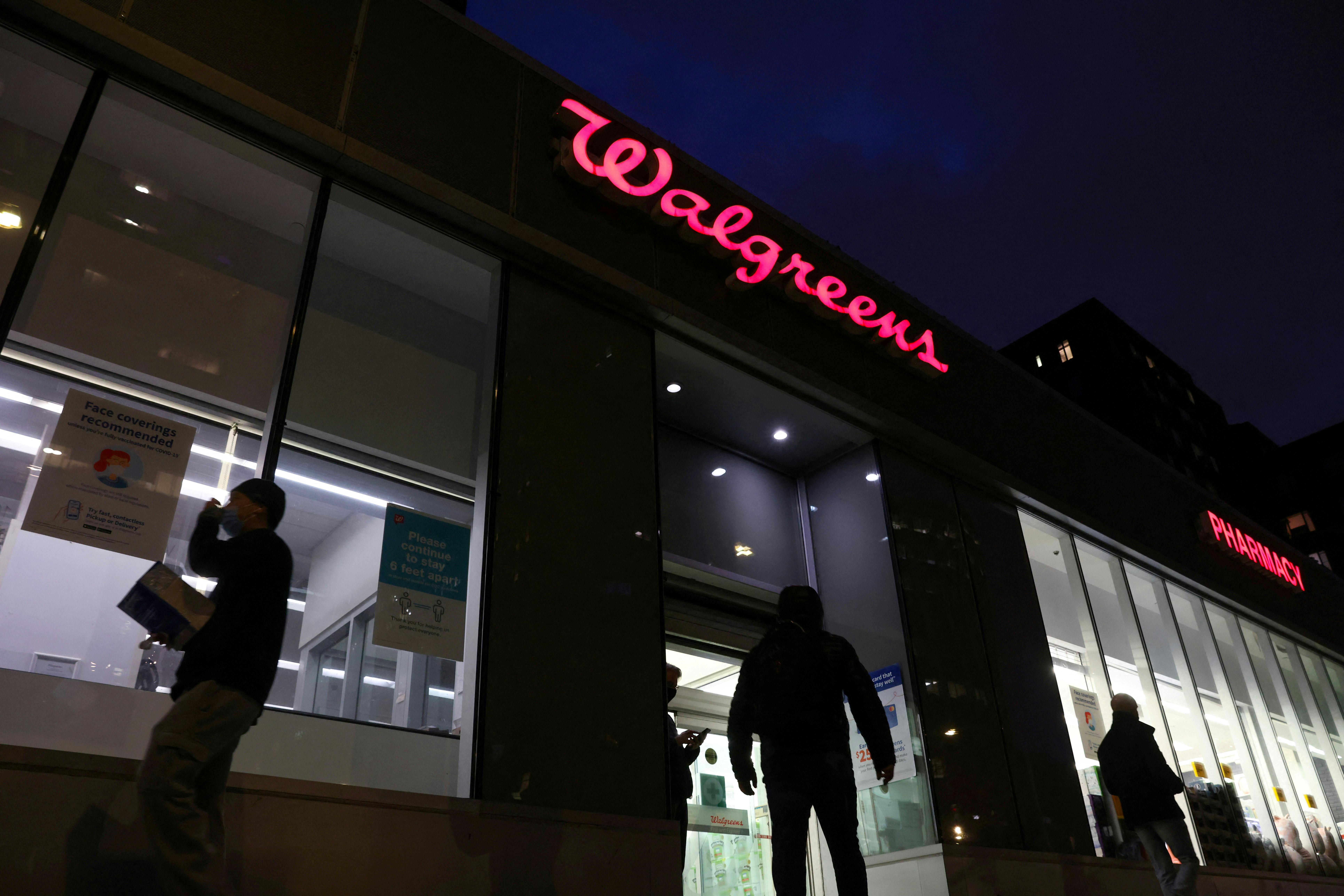 Walgreens to close nearly all pharmacies on Thanksgiving for first