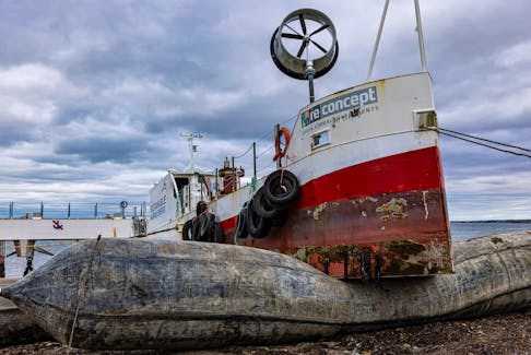 T&T Ocean Rescue and Repair and A.F. Theriault and Son Ltd. in Meteghan River saw the stranded tidal power turbine brought back to shore in Meteghan River on Nov. 26. ERVIN OLSEN