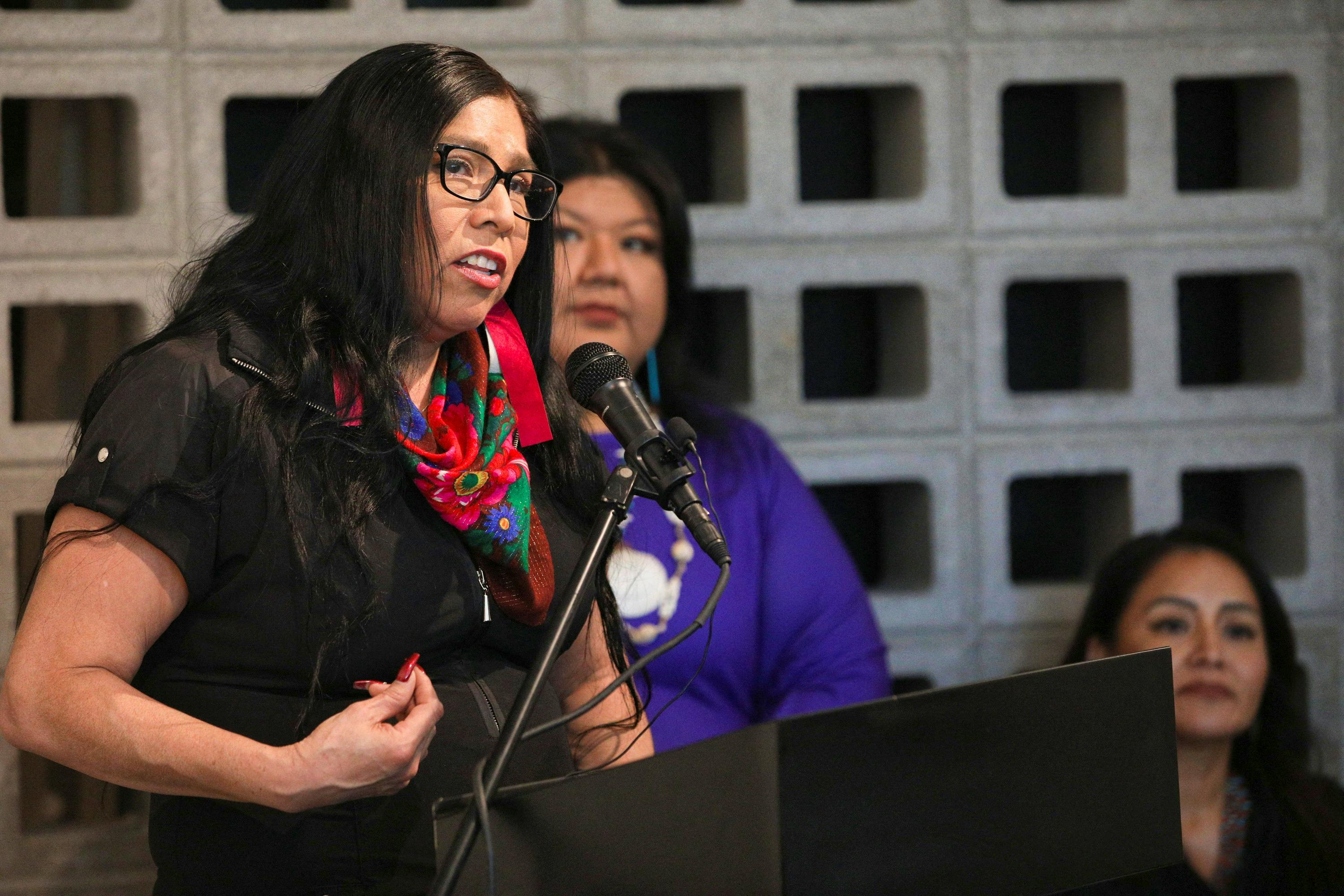 Native American advocates protest Kansas City Chiefs name ahead