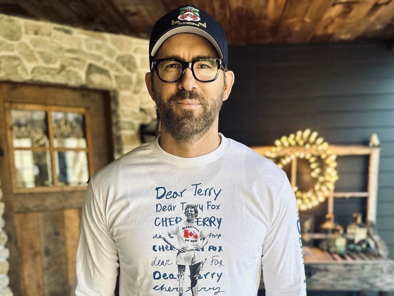 Terry Fox Canada Ryan Reynolds Shirt - Jolly Family Gifts